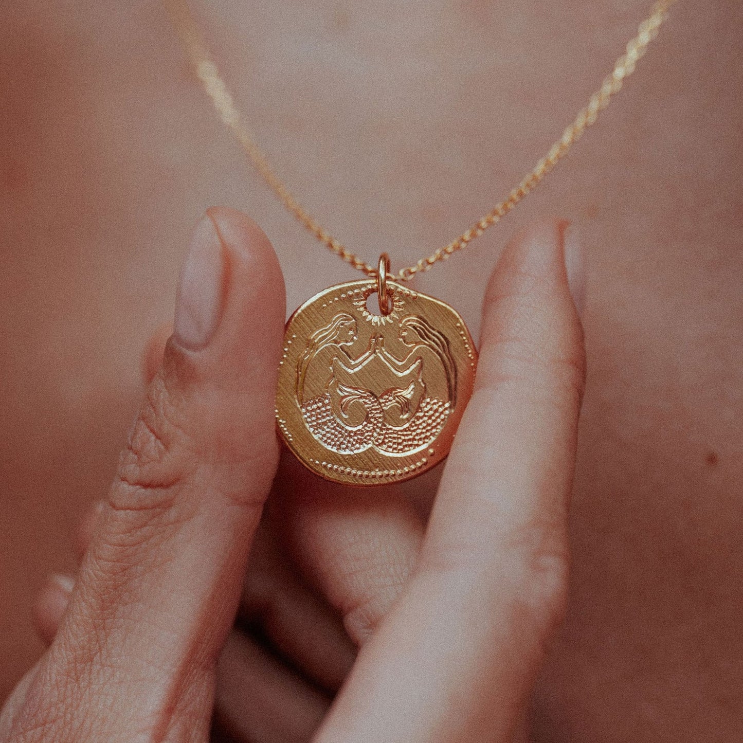 Cabinet | Mermaid Talisman On Trace Chain