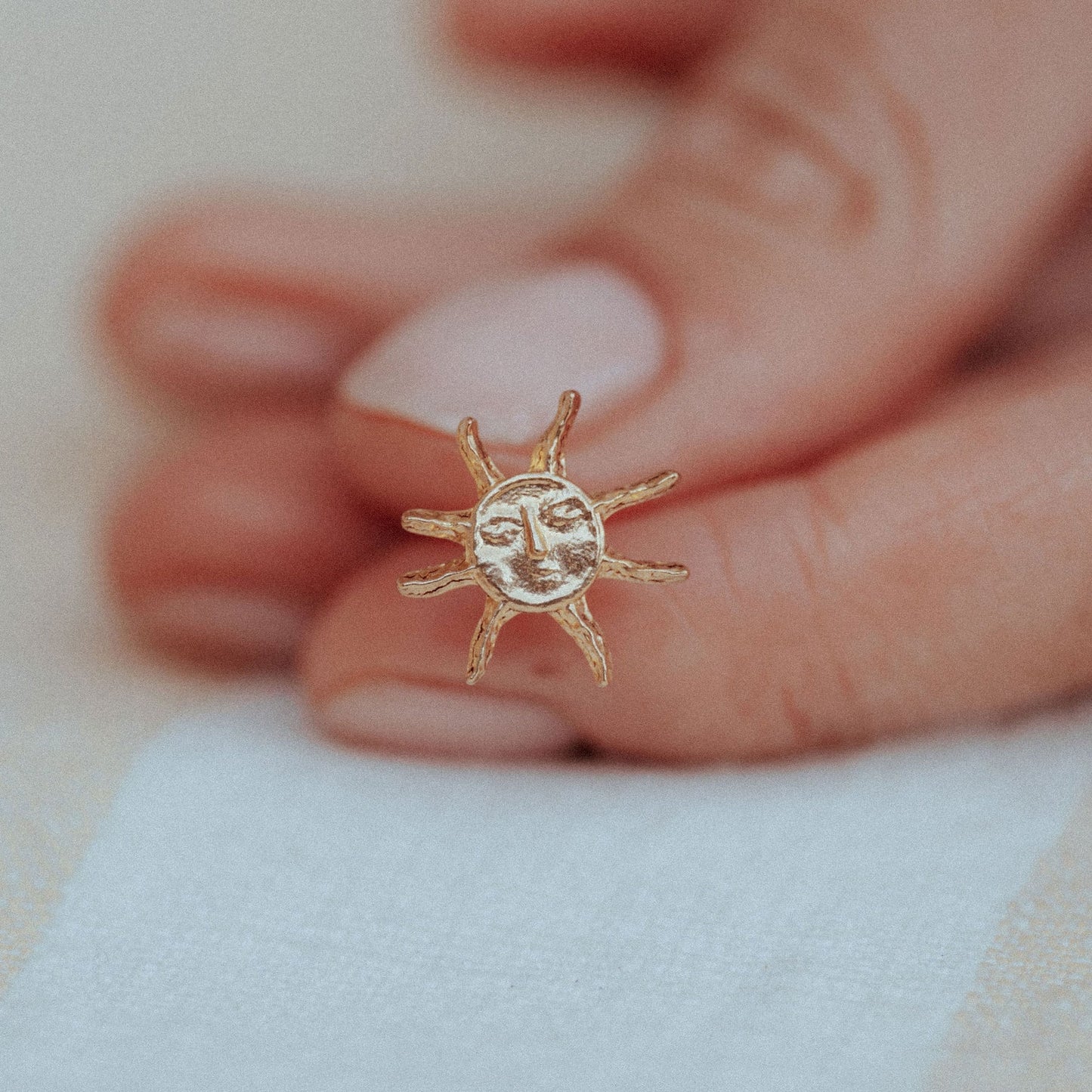 Cabinet | Sunchaser Studs