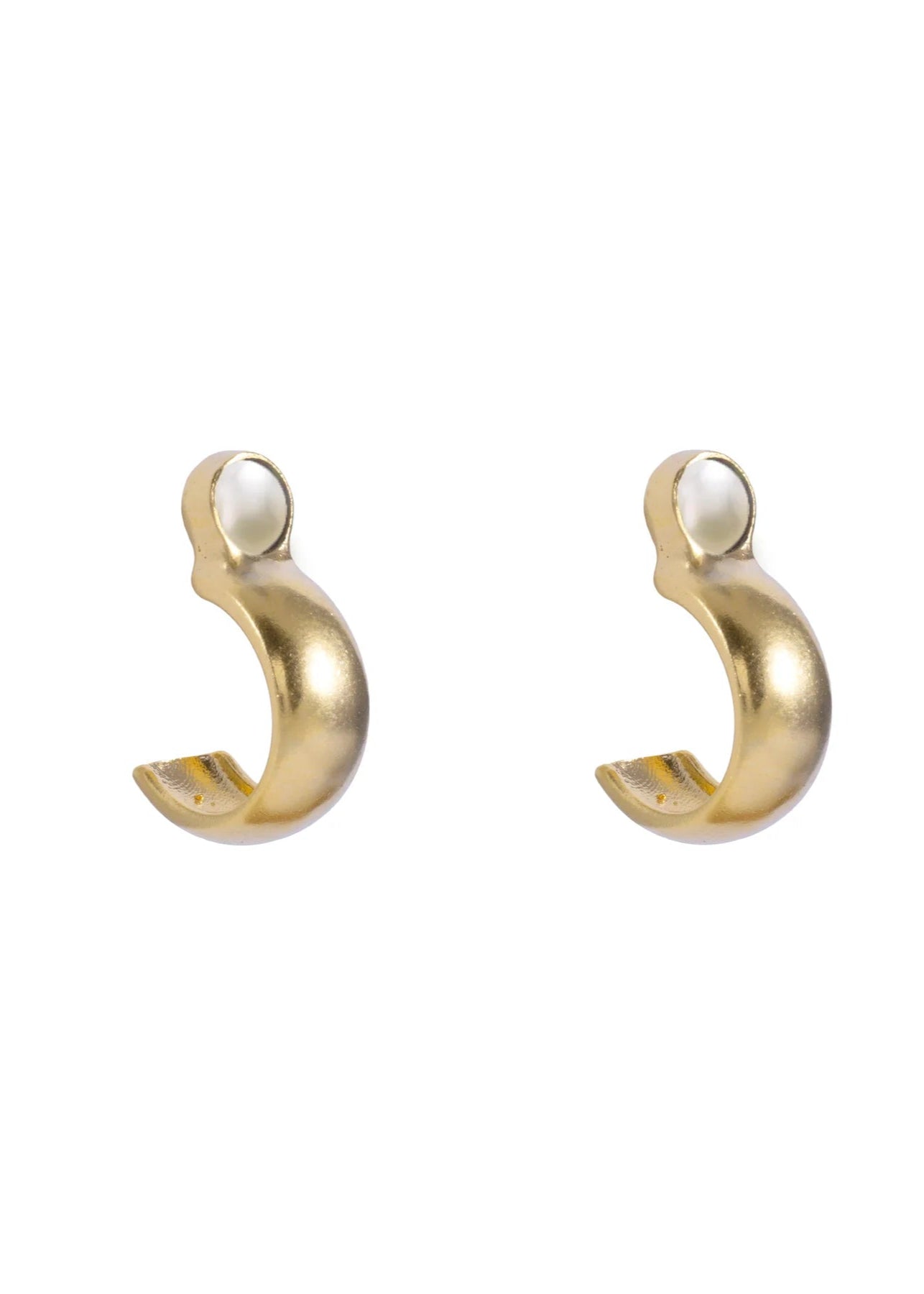Cabinet | Kawai Hoop Earring Pearl