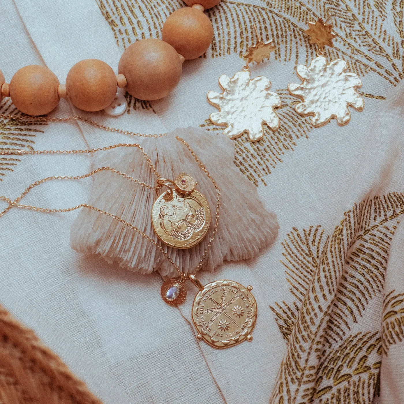 Cabinet | Shade Talisman Pendant On Trace Chain