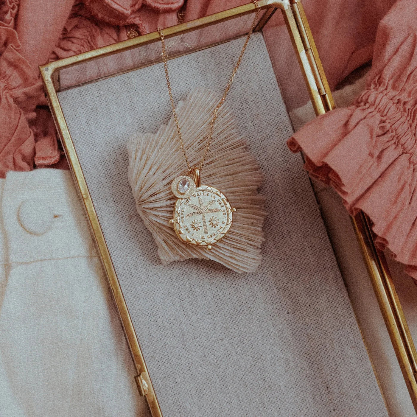 Cabinet | Shade Talisman Pendant On Trace Chain