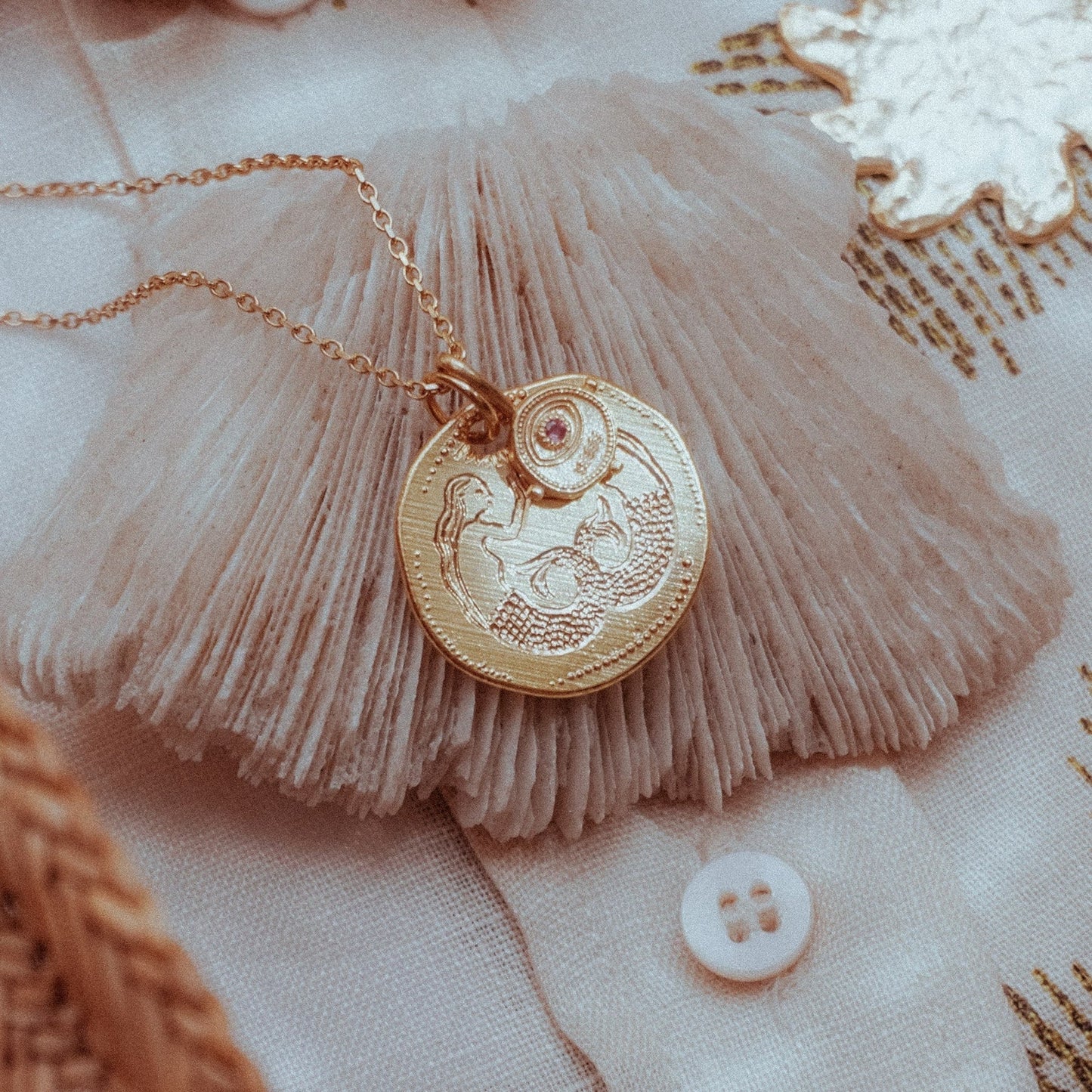 Cabinet | Mermaid Talisman On Trace Chain