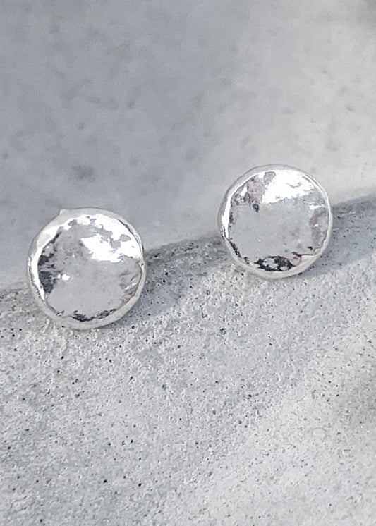 Daisy V | Mini Full Moon Studs